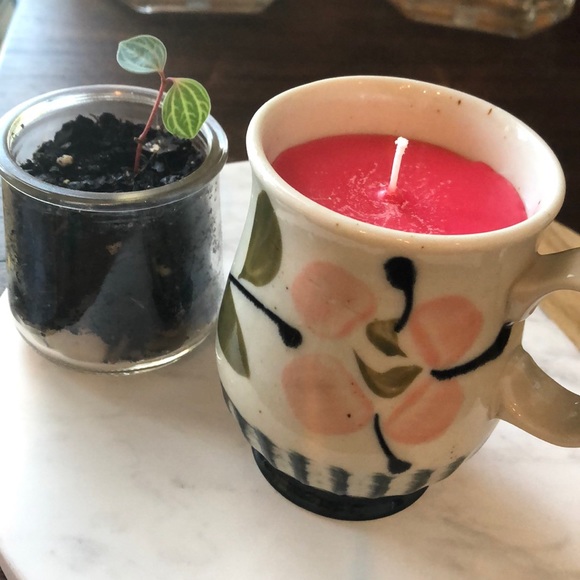 Hand poured candle 🌺 - Picture 6 of 7